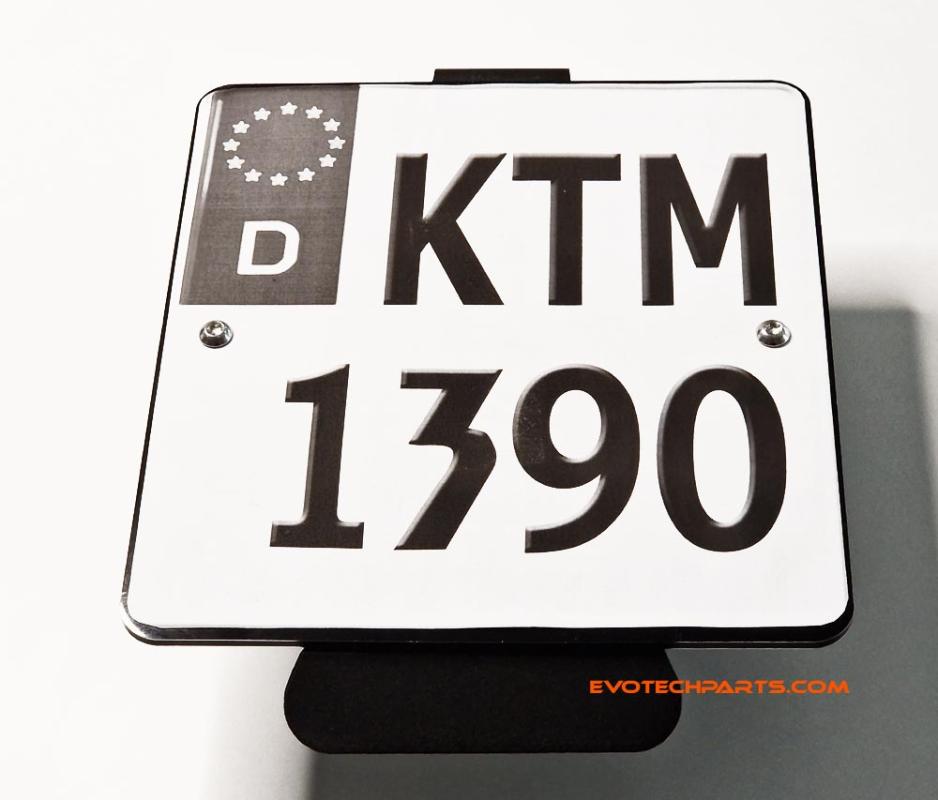 Verstärkte Kennzeichenplatte aus DIBOND® Material 180 x 200 mm